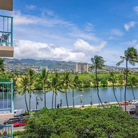 Aqua Aloha Surf Waikiki Aparthotel Exterior photo