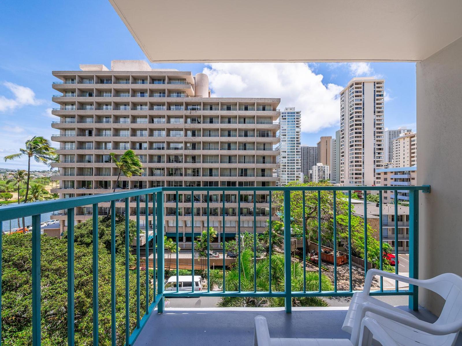 Aqua Aloha Surf Waikiki Aparthotel Exterior photo