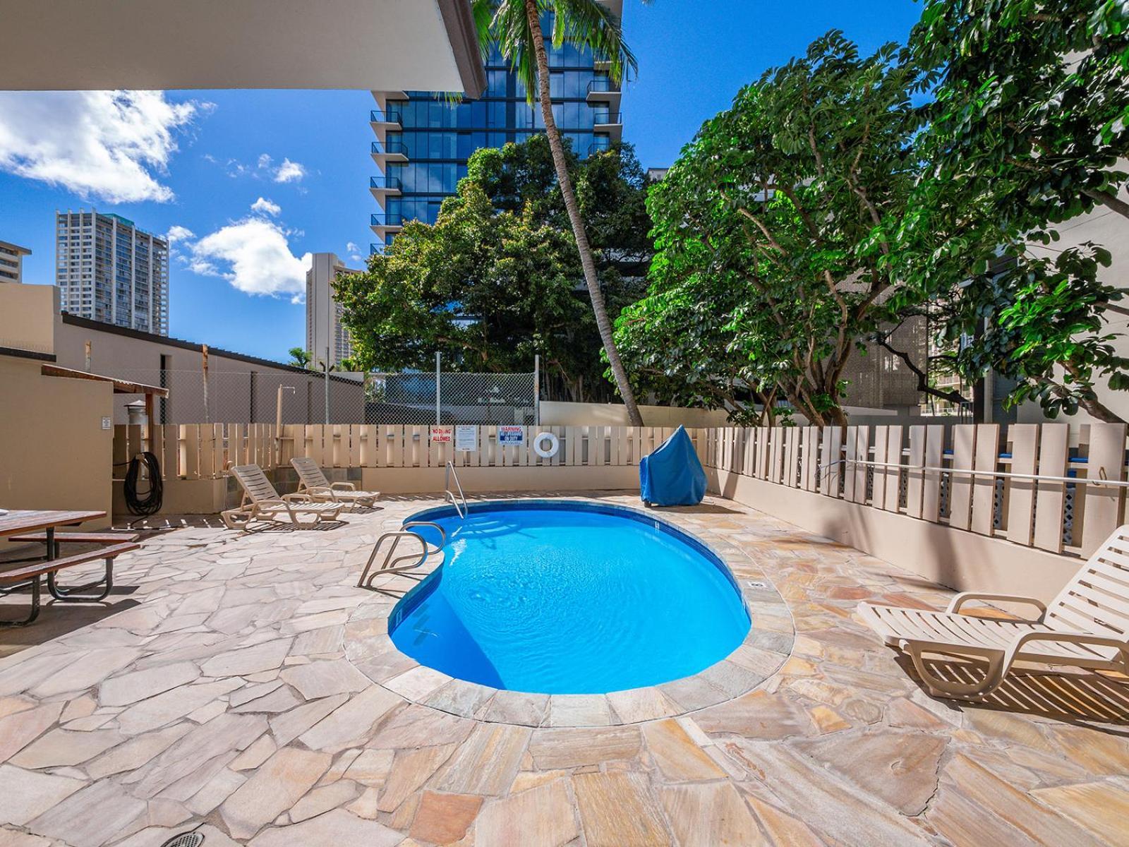Aqua Aloha Surf Waikiki Aparthotel Exterior photo